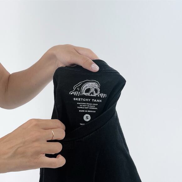 Sketchy Tank T-shirt Skateboarder Skull Pizza Back Skeleton Size Small - Picture 3 of 3